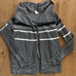 Ivivva Lululemon Girls Feeling Toasty Black White Textured Wrap Sweater Size 12
